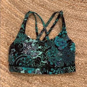 Lululemon sports bra